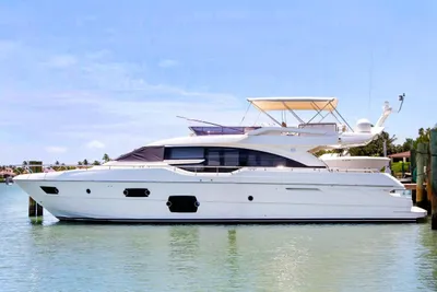 Ferretti Yachts 690