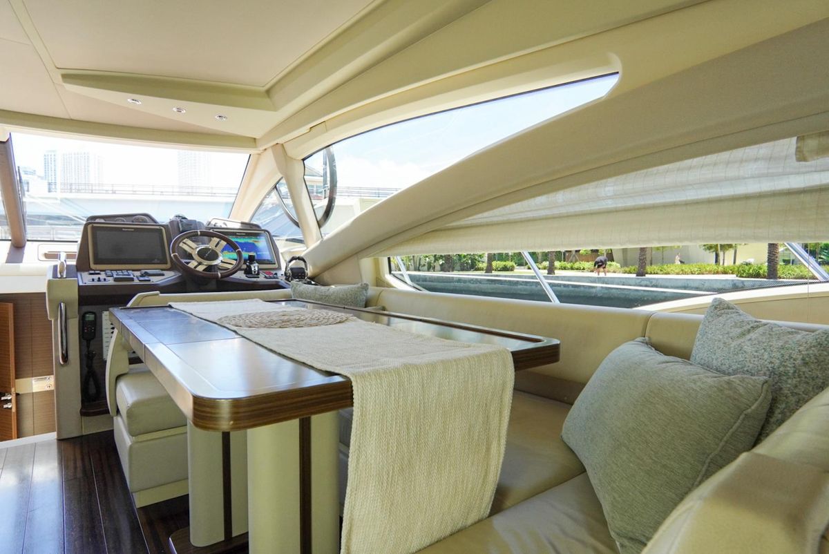 2015 Azimut 54 