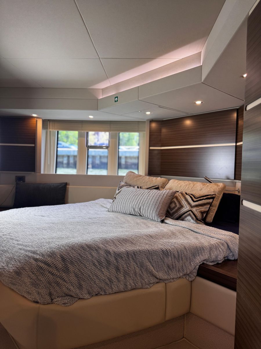 2015 Azimut 54 