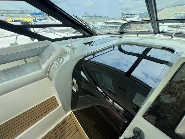  Yacht Photos Pics 2013 Sea Ray 470 Sundancer interior with sleek design and luxurious seating.