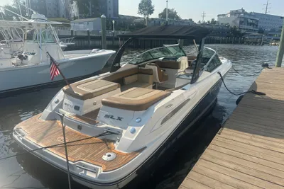 2014 Sea Ray 270 SLX