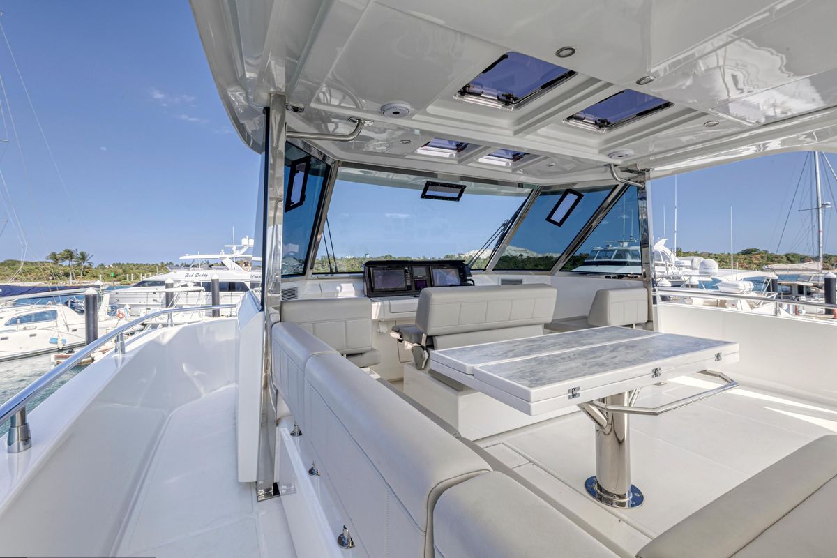 2023 Aquila 54 