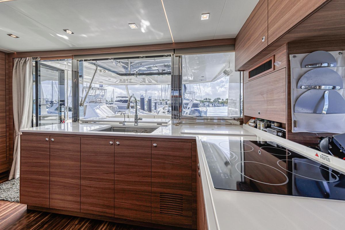 2023 Aquila 54 