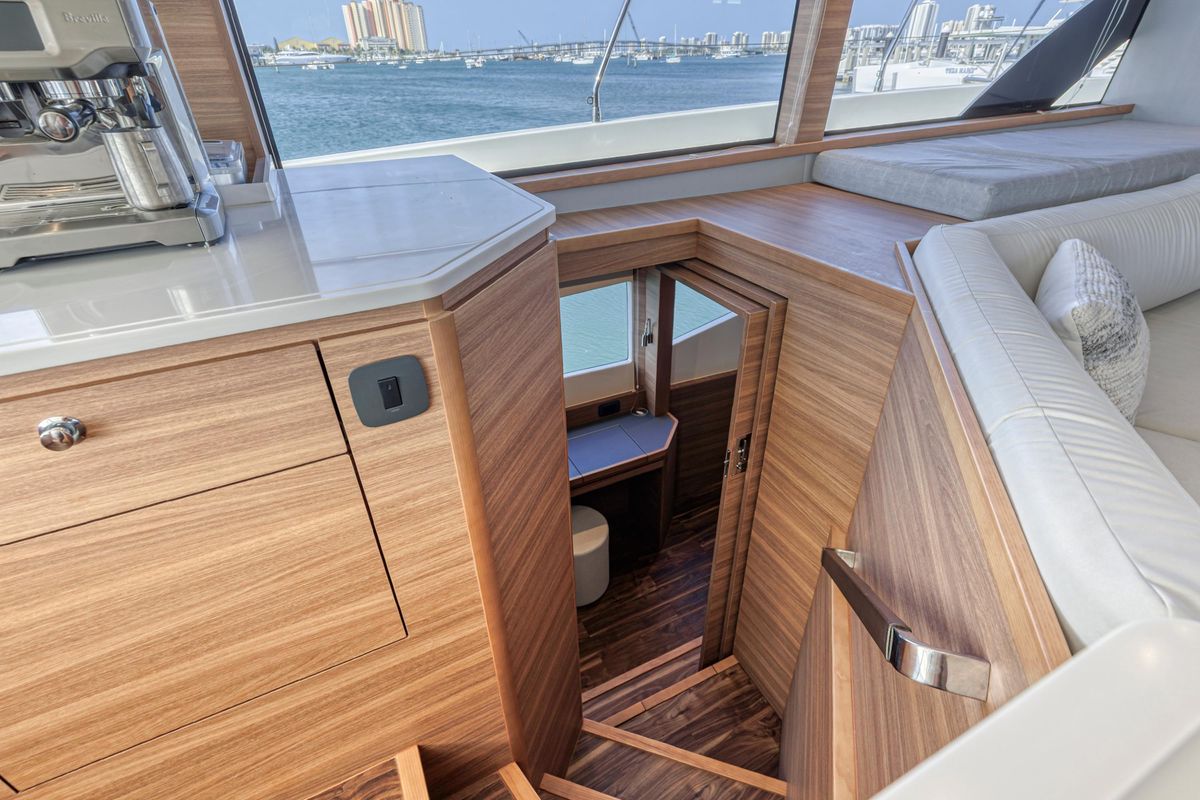 2023 Aquila 54 