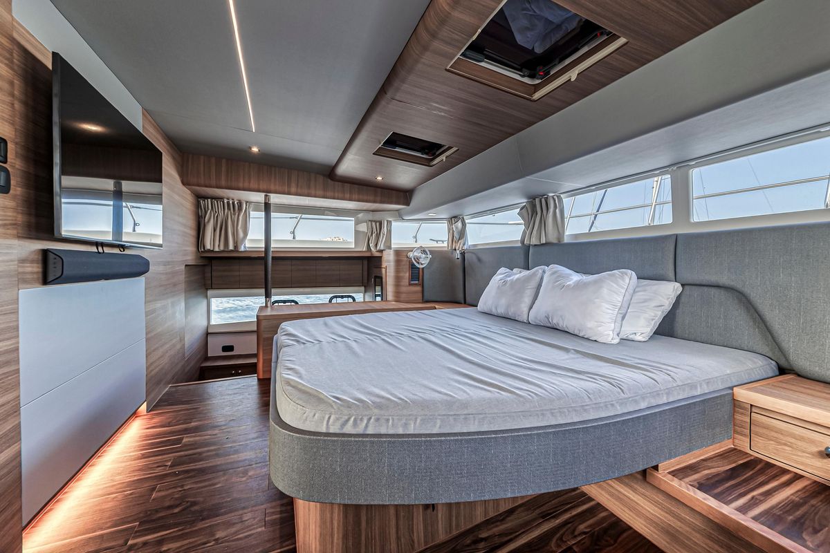 2023 Aquila 54 