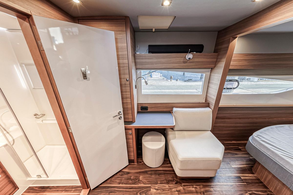 2023 Aquila 54 
