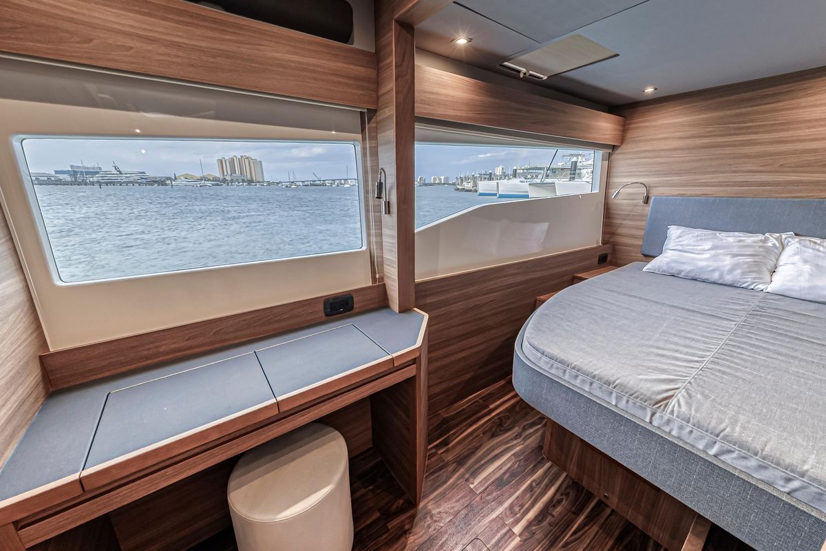 2023 Aquila 54 