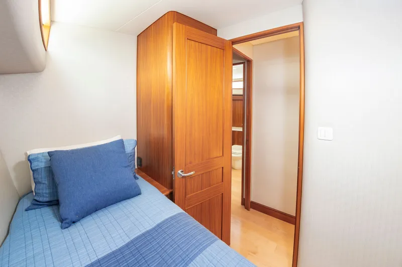 Privateer Yacht Photos Pics 