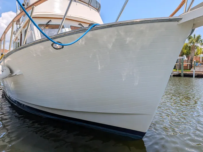 Monarch Yacht Photos Pics 