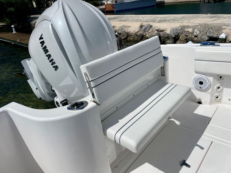 2022 Intrepid 245 Center Console