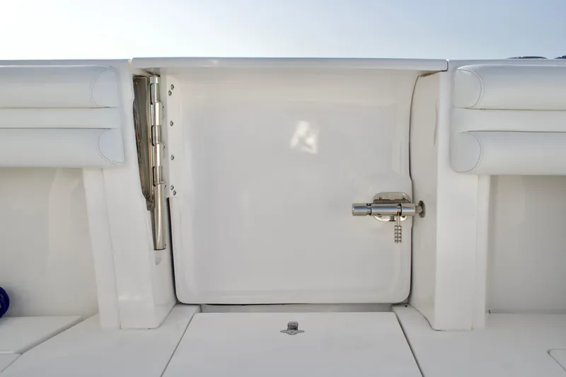 V10 400's Yacht Photos Pics 2015 Intrepid 375 Center Console boat with white deck and secure latch.