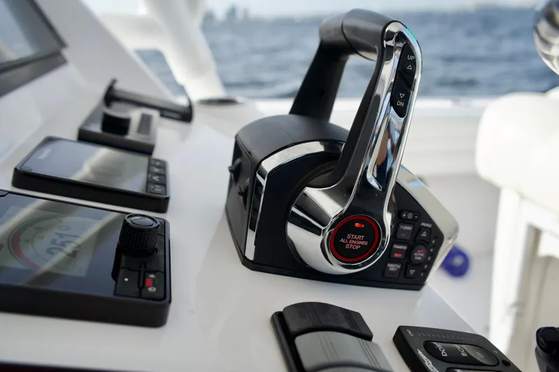 V10 400's Yacht Photos Pics Control panel of a 2015 Intrepid 375 Center Console boat with throttle lever.