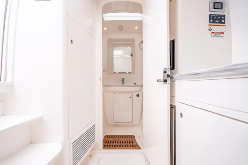 Swell Time Yacht Photos Pics 