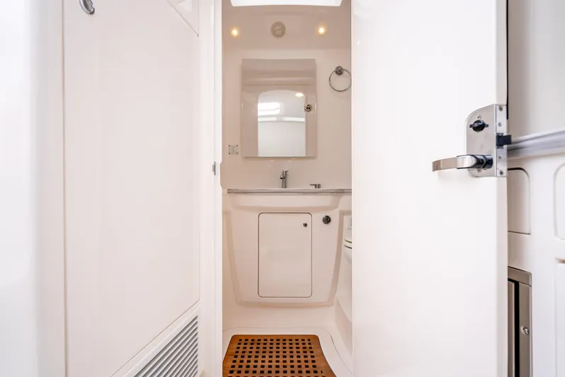 Swell Time Yacht Photos Pics 