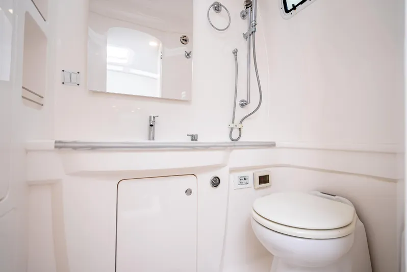 Swell Time Yacht Photos Pics 