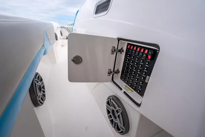 Swell Time Yacht Photos Pics 