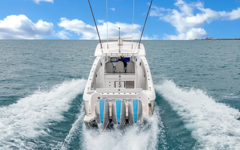 Swell Time Yacht Photos Pics 