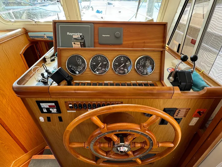 The Edge Yacht Photos Pics 