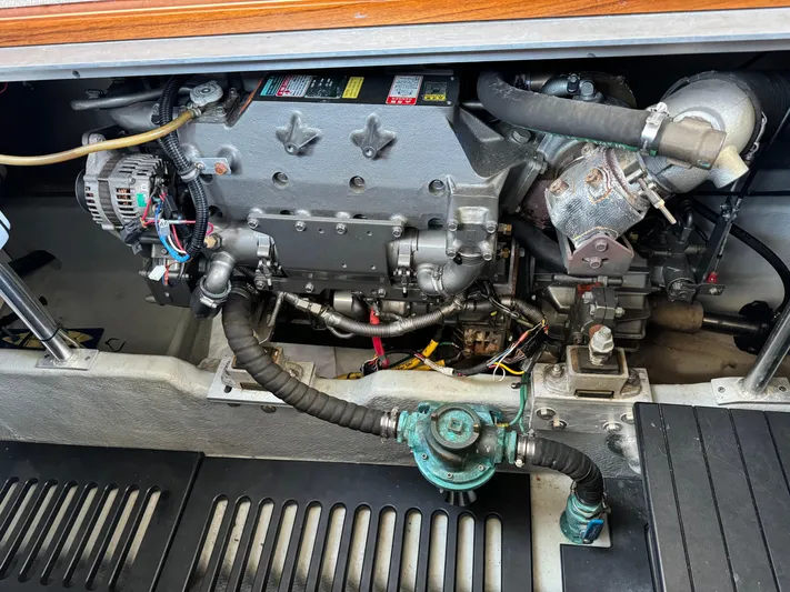 The Edge Yacht Photos Pics 