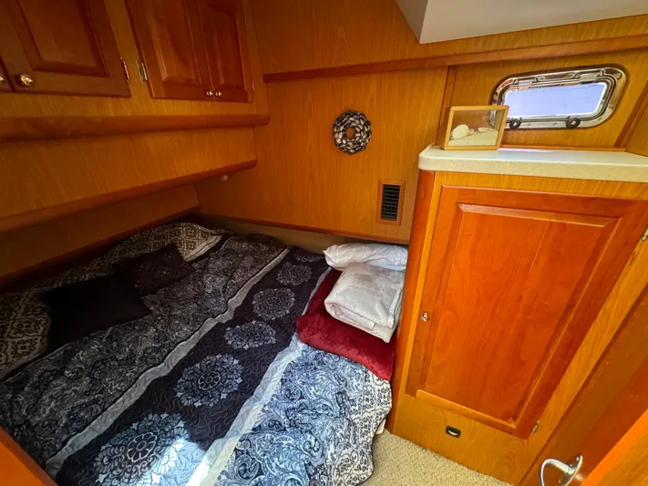 The Edge Yacht Photos Pics 