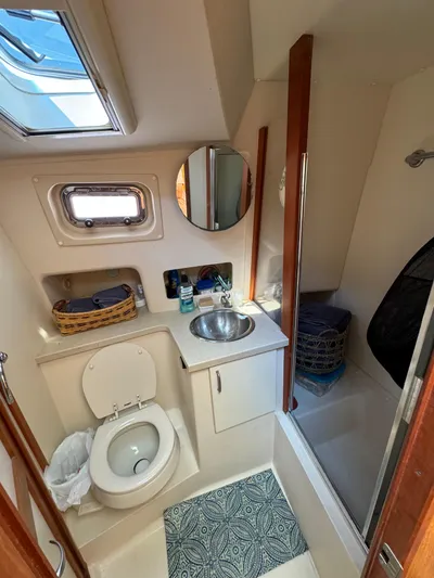 The Edge Yacht Photos Pics 