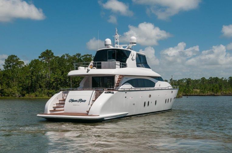 2015-84-maiora-84-motor-yacht