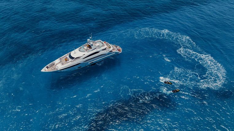 2012-131-5-sunseeker-40-metre-yacht