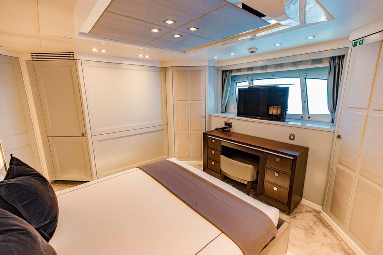 2012-131-5-sunseeker-40-metre-yacht