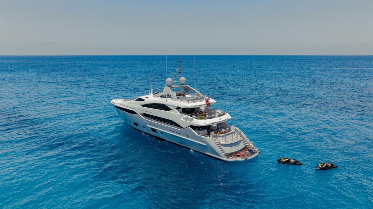 2012 Sunseeker 131 