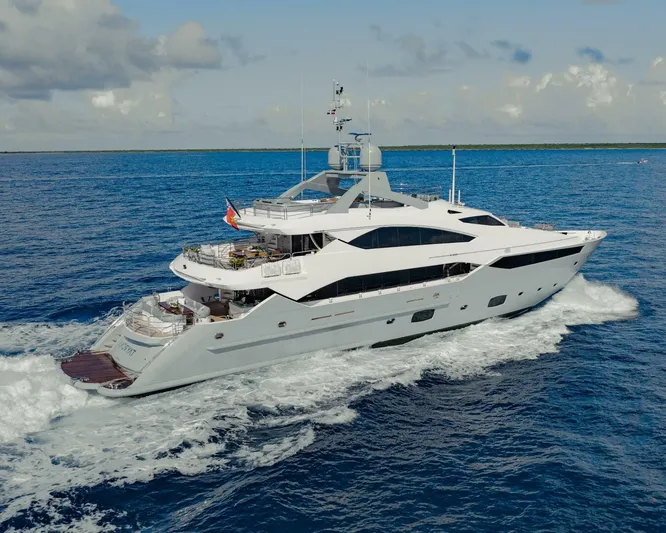 Tayrona Yacht Photos Pics 