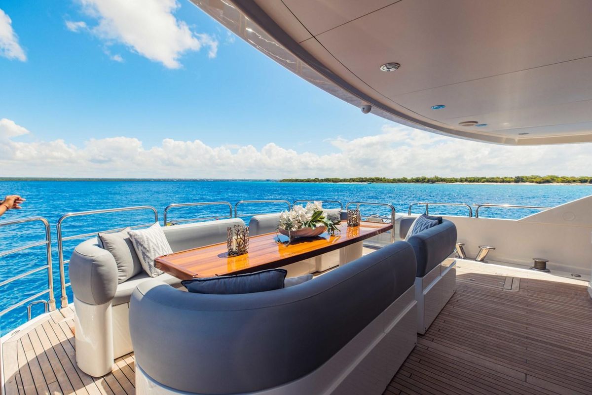2012 Sunseeker 131 