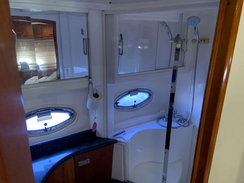 2004 Carver 466 Motor Yacht