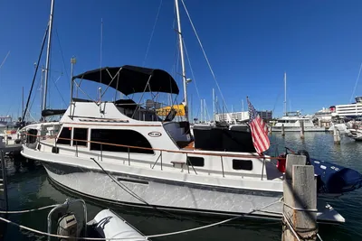 Ocean Yachts Trawler 42 + 2