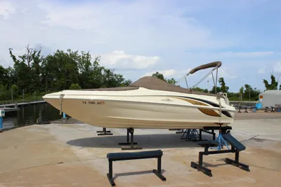 Sea Ray 210 Sundeck