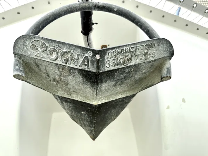 Diastema Yacht Photos Pics Rocna anchor on Leopard 44, 2016 model, 33 kg, 75 lbs, genuine design.