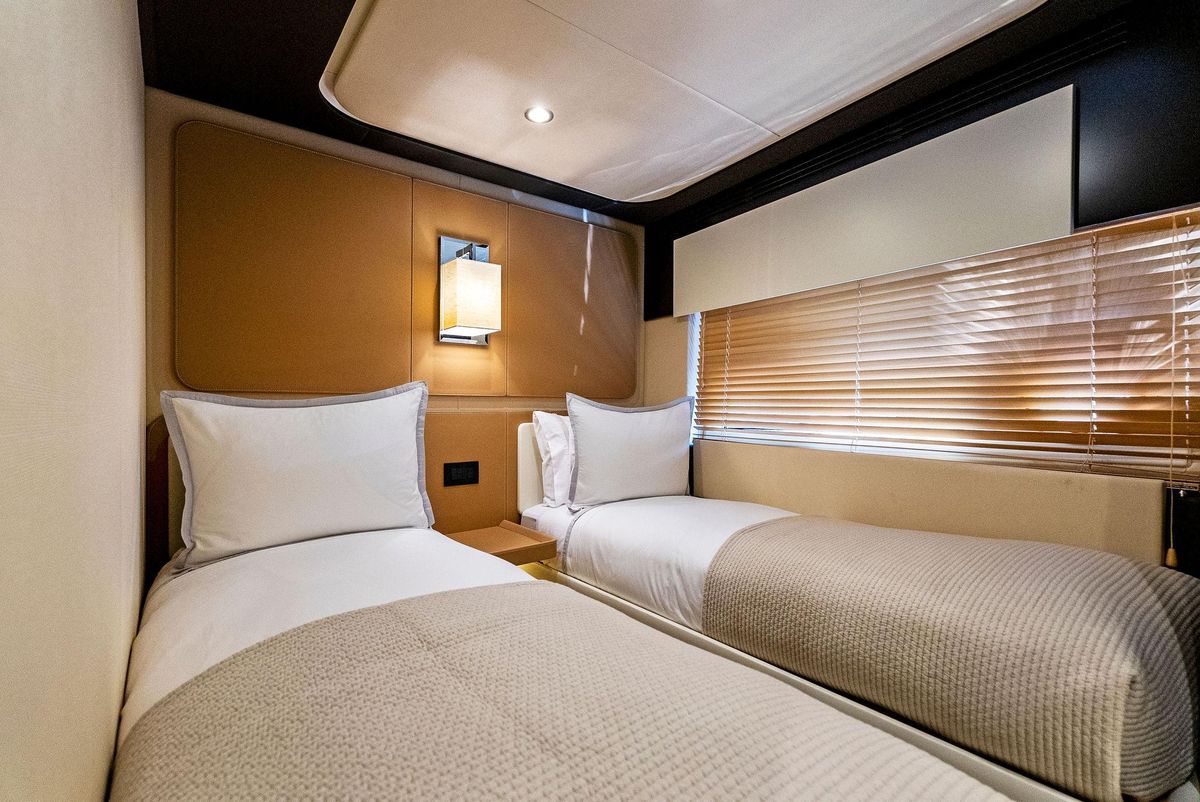 2019 Azimut 77 
