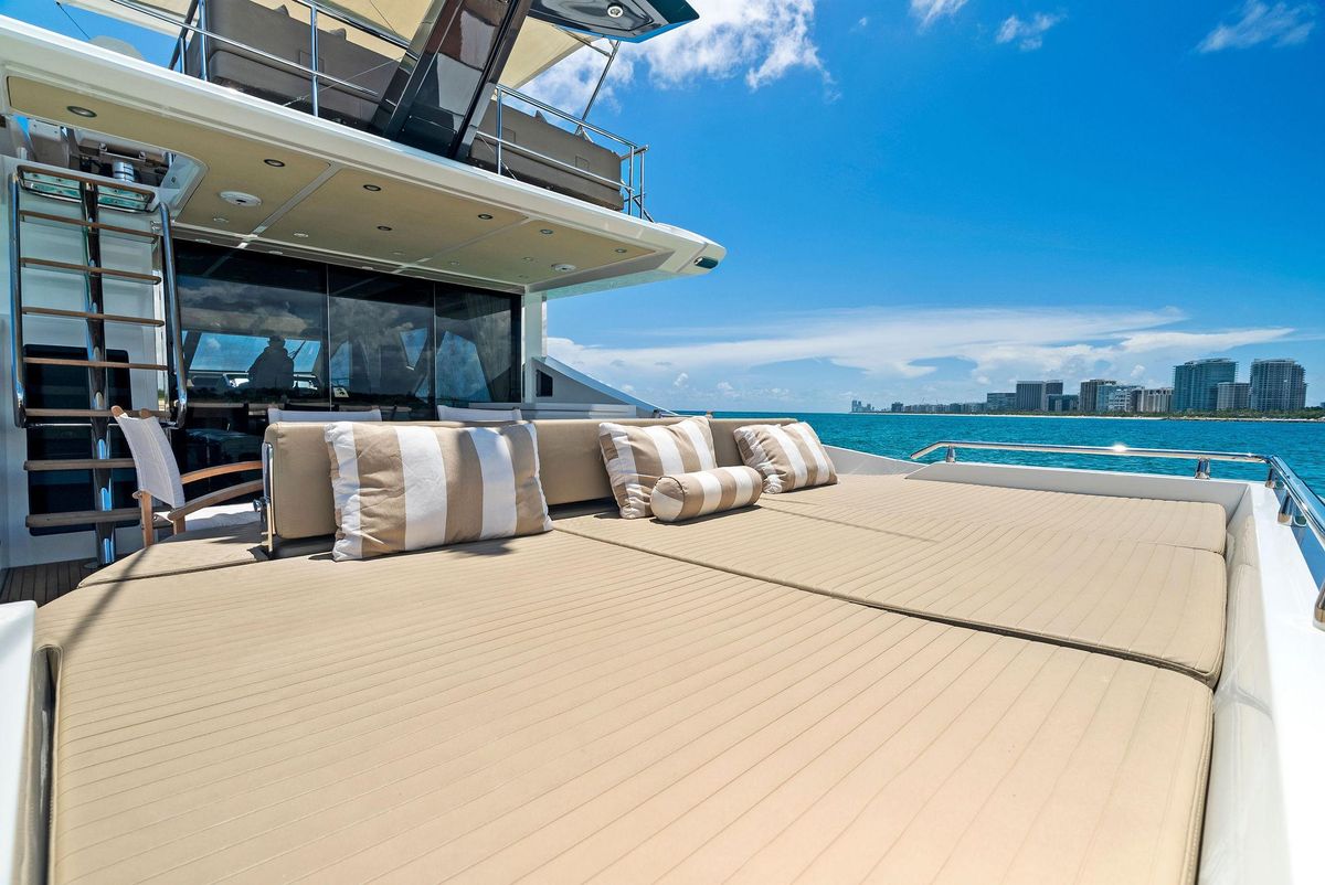 2019 Azimut 77 