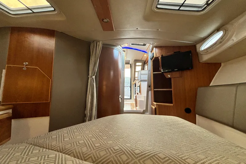  Yacht Photos Pics Interior of the 2021 Cutwater C-32 CB yacht.