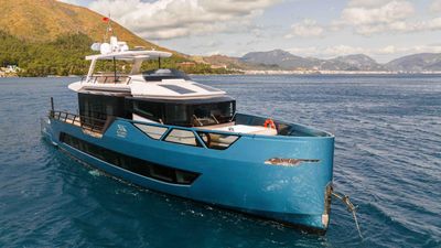Yacht