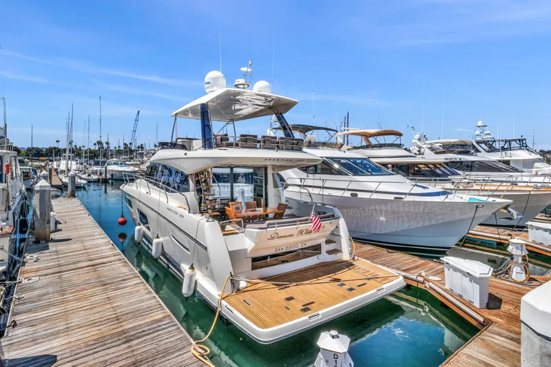 Dances With Waves Yacht Photos Pics 