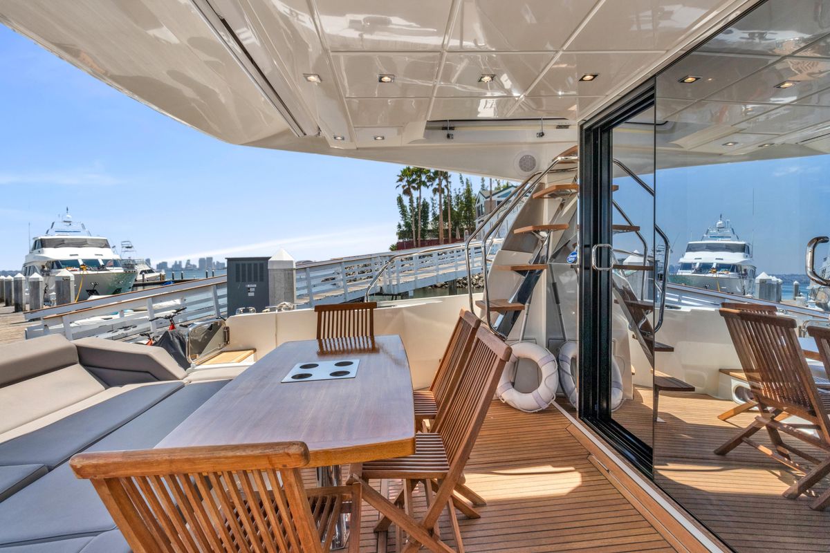 2018 Prestige 56 