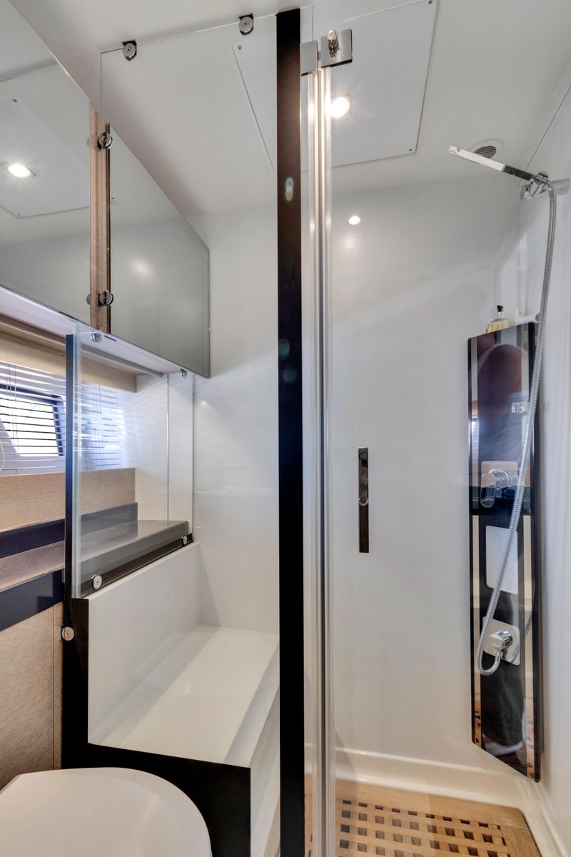 2018 Prestige 56 