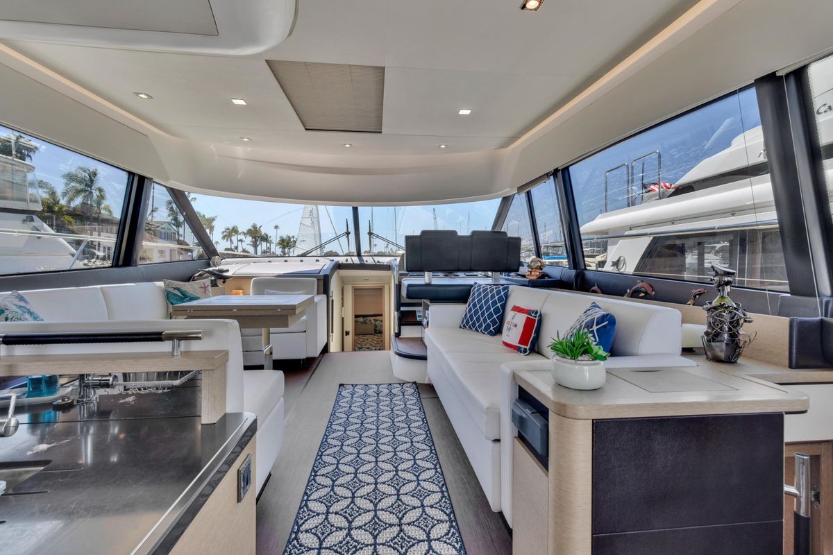 2018 Prestige 56 