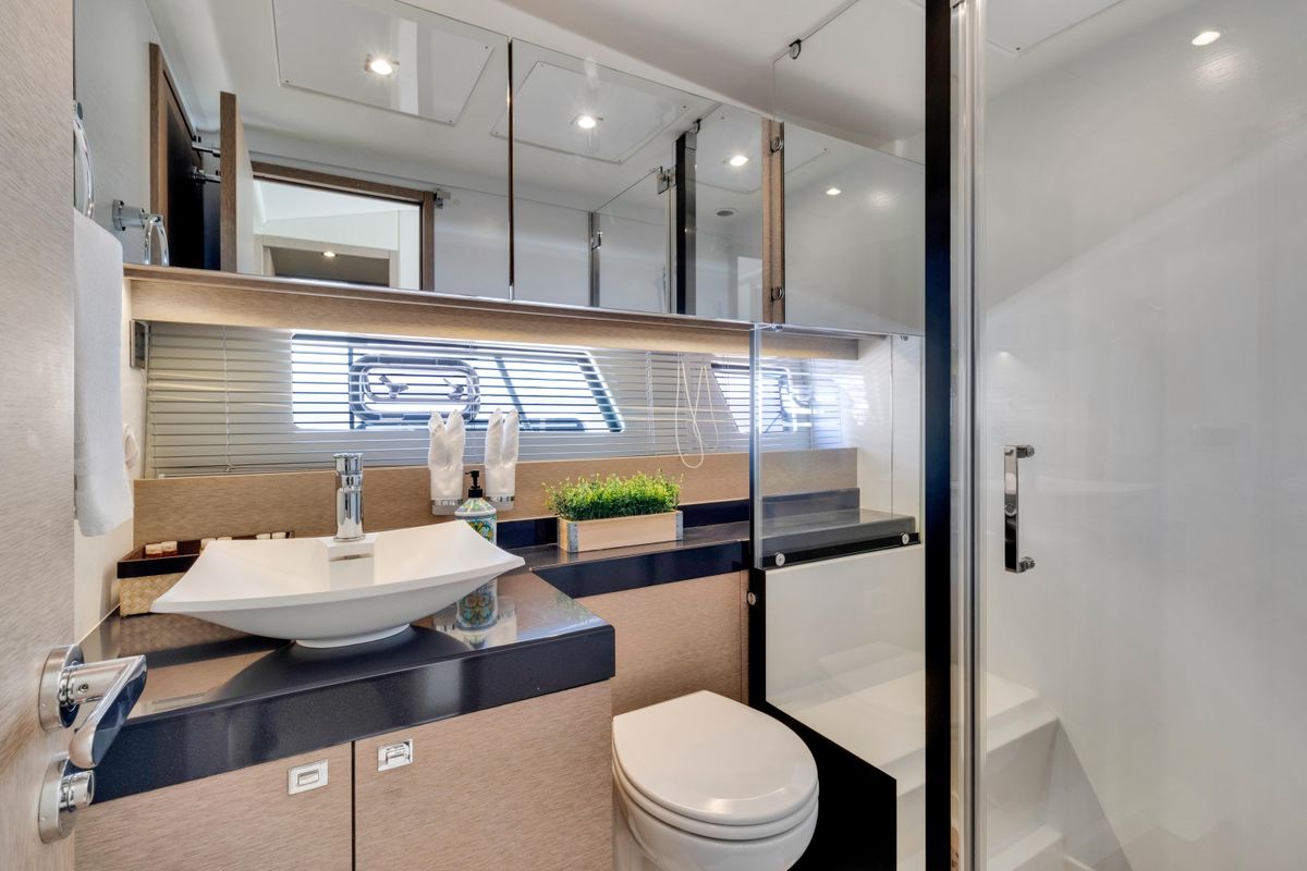 2018 Prestige 56 
