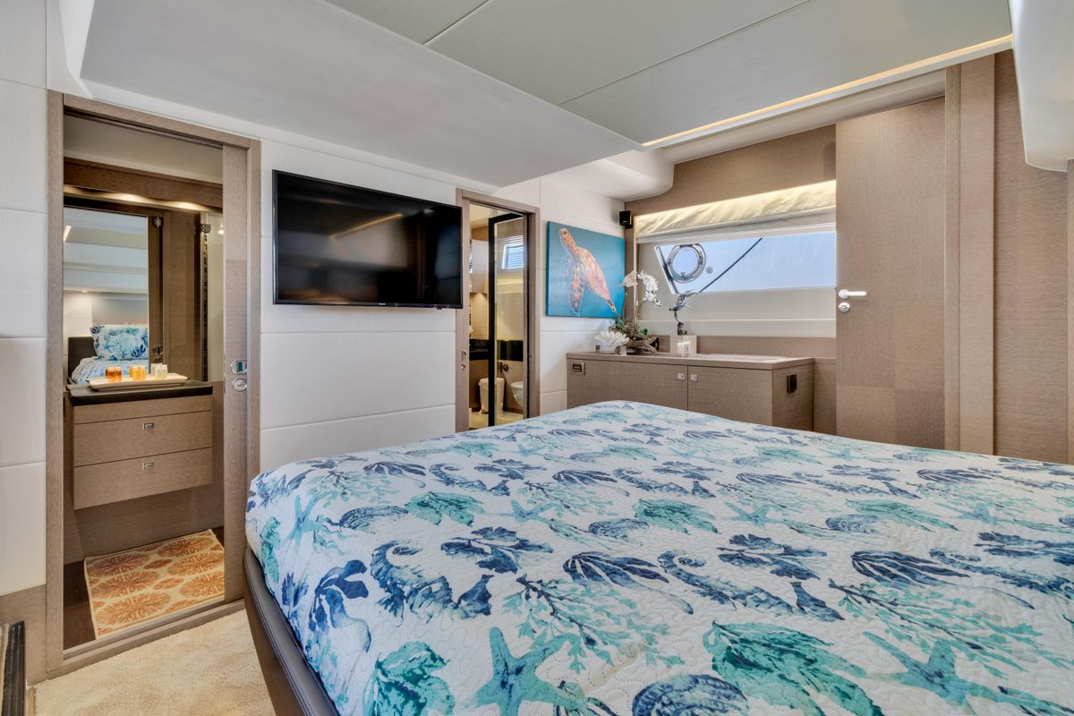 2018 Prestige 56 