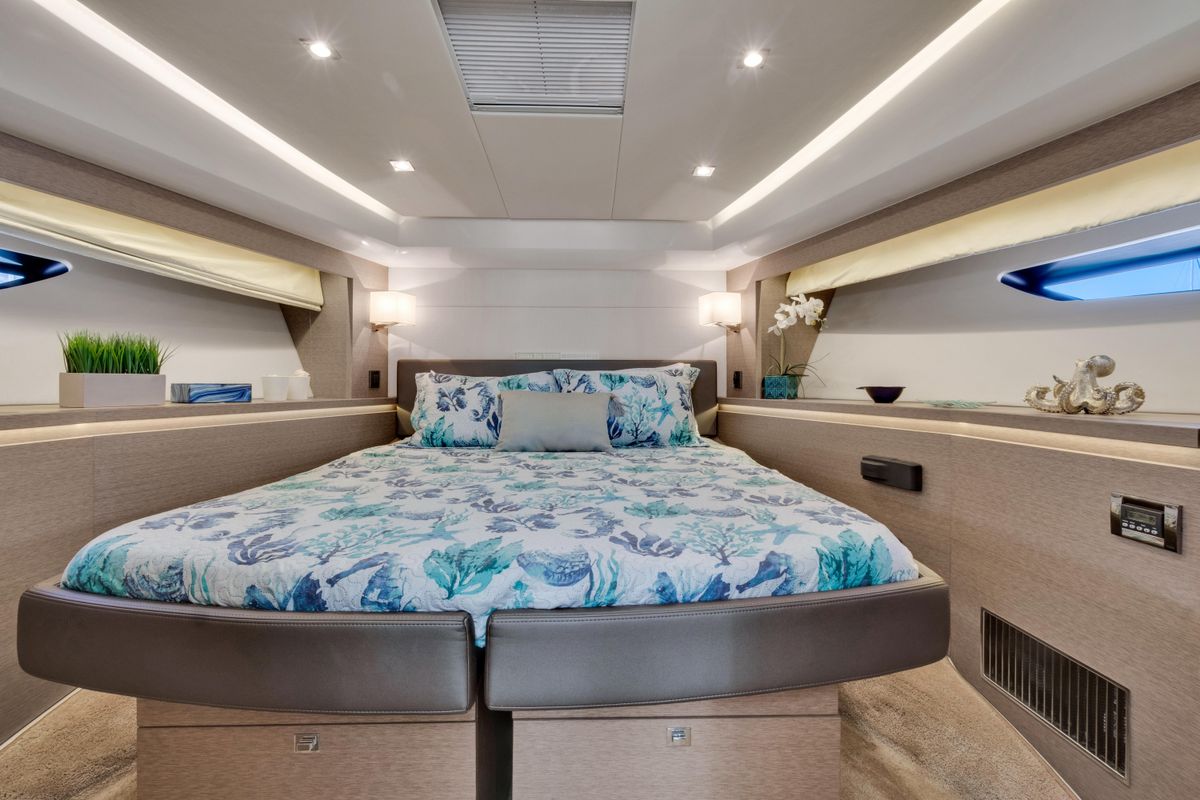 2018 Prestige 56 