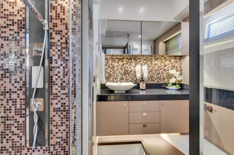 Dances With Waves Yacht Photos Pics 