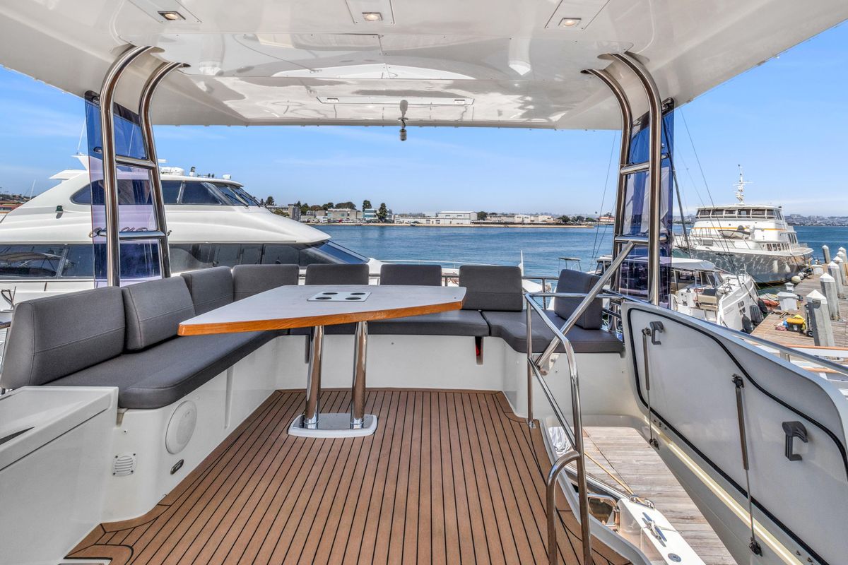 2018 Prestige 56 