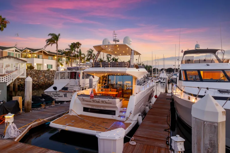 Dances With Waves Yacht Photos Pics 