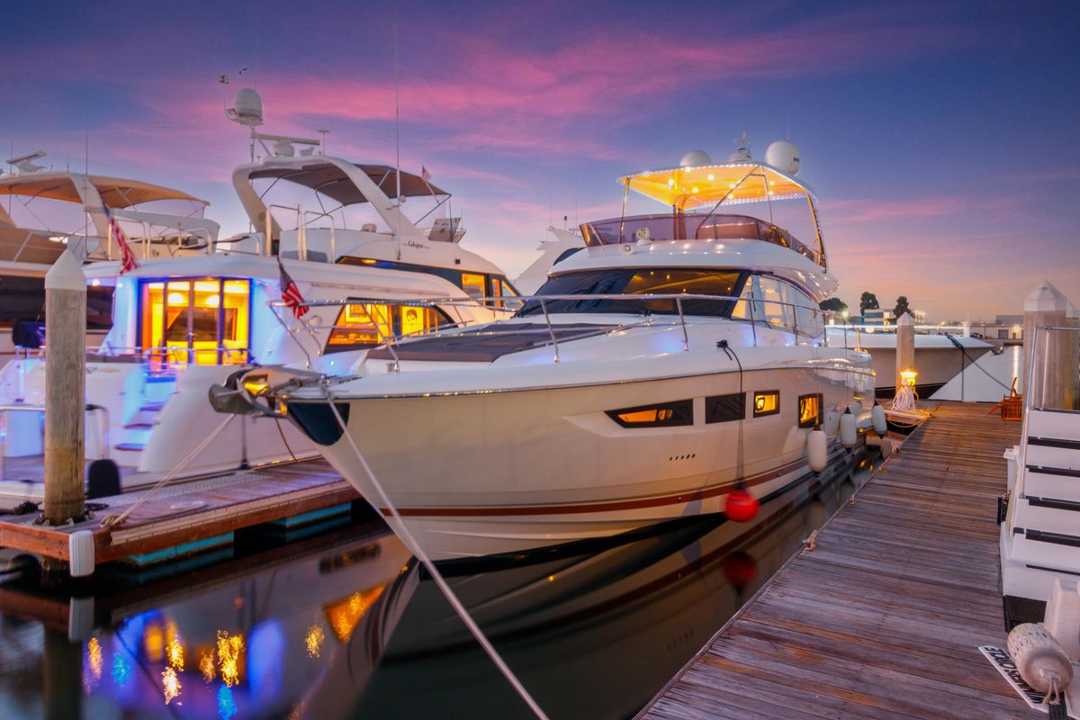 2018 Prestige 56 